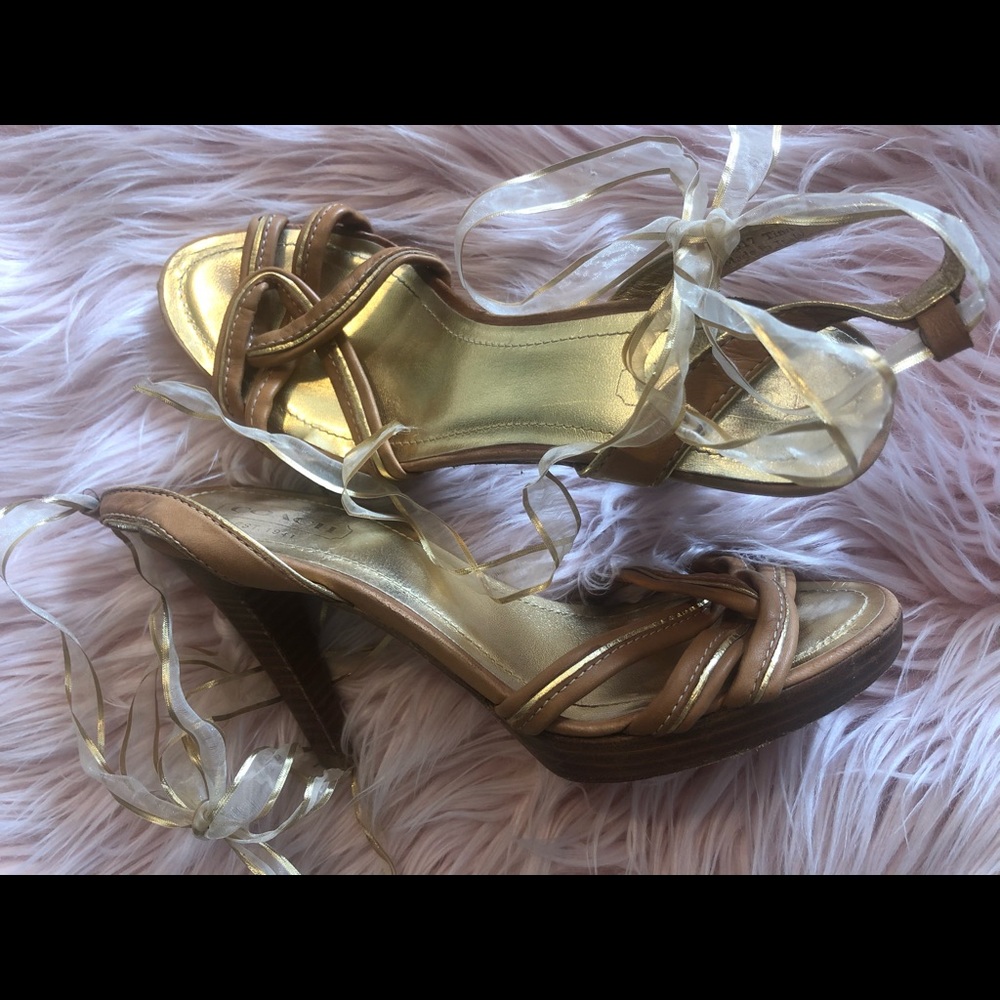 Authentic Coach A2517 Tina Heels Size 7.5